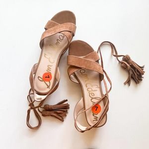 NWOB Sam Edelman Brown Jenna Sandals Size 7 Fringed Tassels Lace Up